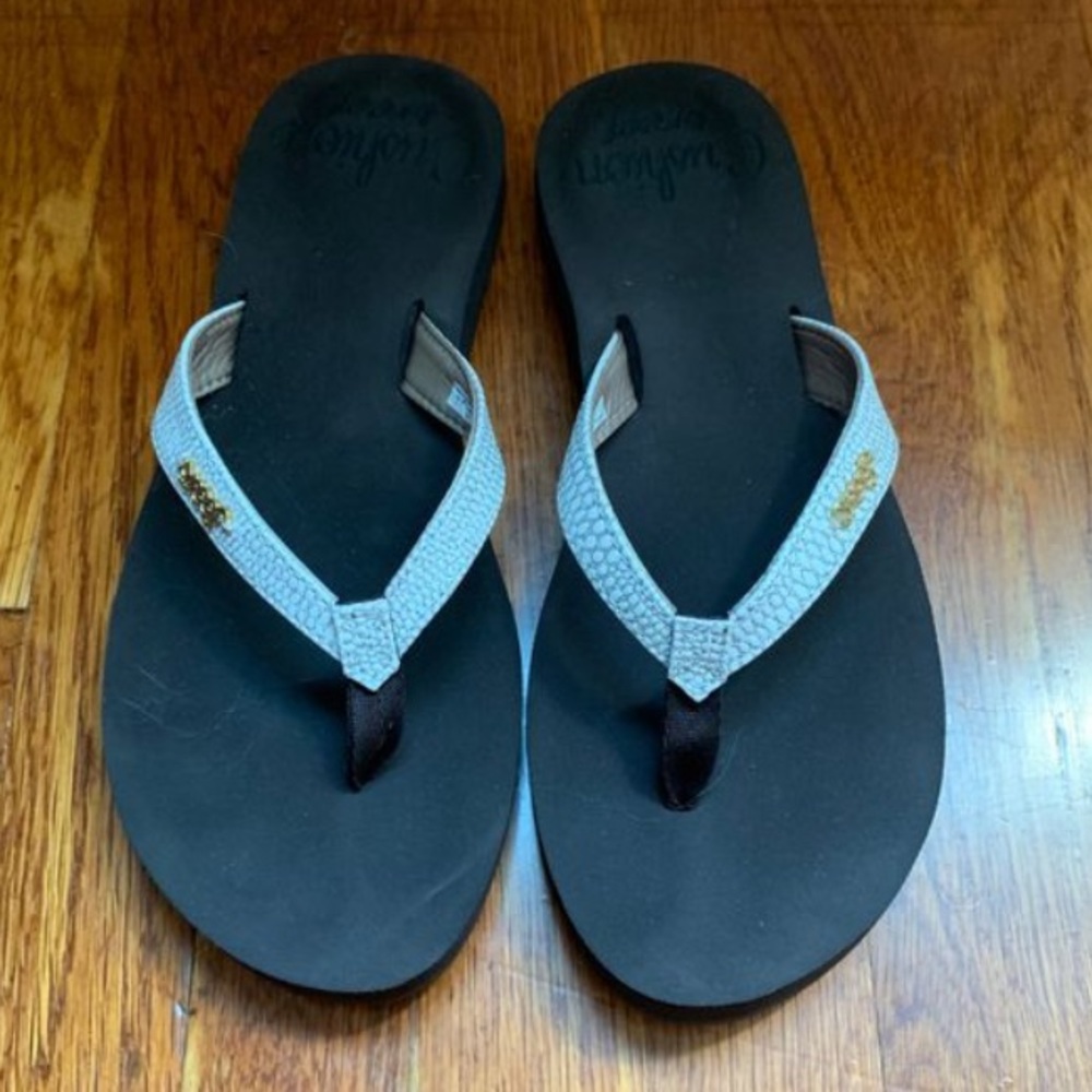 Shimmery White Snakeskin Reef Sandals Size 8